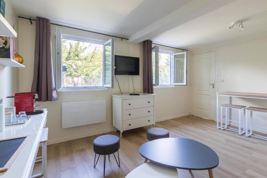Maisonnette Dans Jardin Partage Bois-Colombes Εξωτερικό φωτογραφία